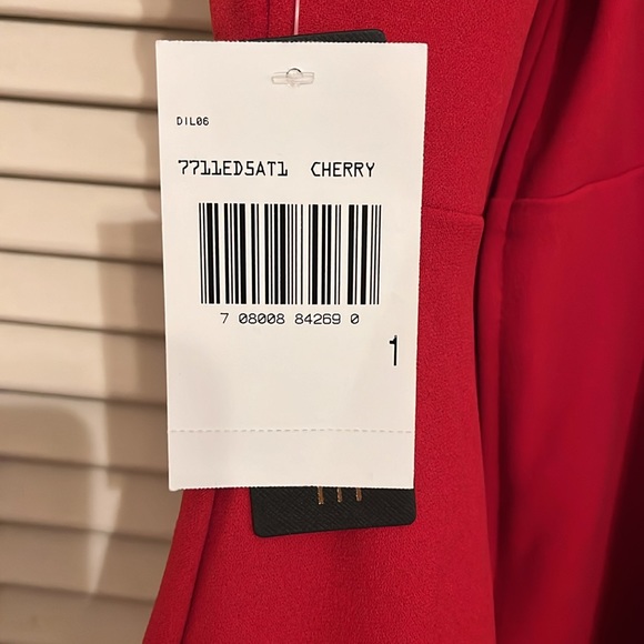 NWT red party dress. Size 1. - Picture 3 of 4
